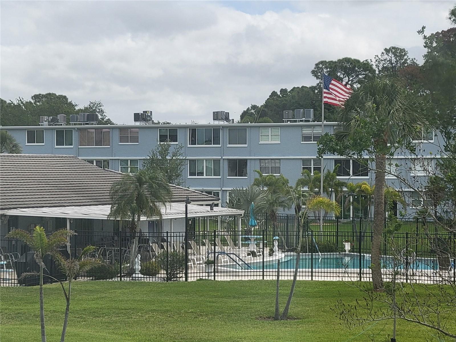 Image 3 of 42 For 4715 Bay Street Ne 225