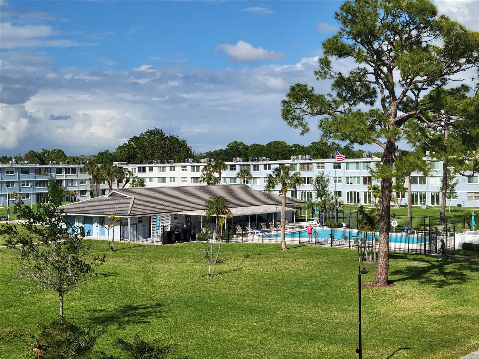 Image 32 of 42 For 4715 Bay Street Ne 225