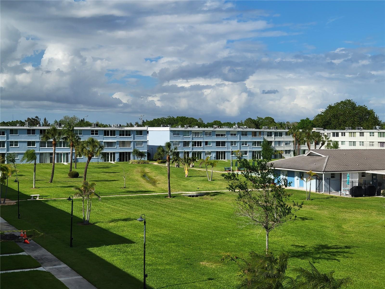 Image 33 of 42 For 4715 Bay Street Ne 225