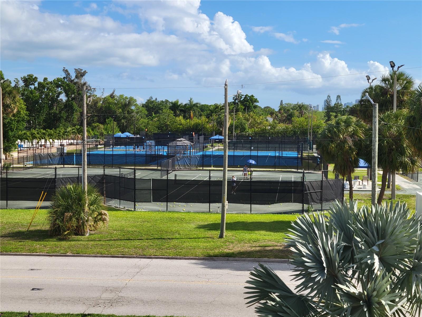 Image 36 of 42 For 4715 Bay Street Ne 225