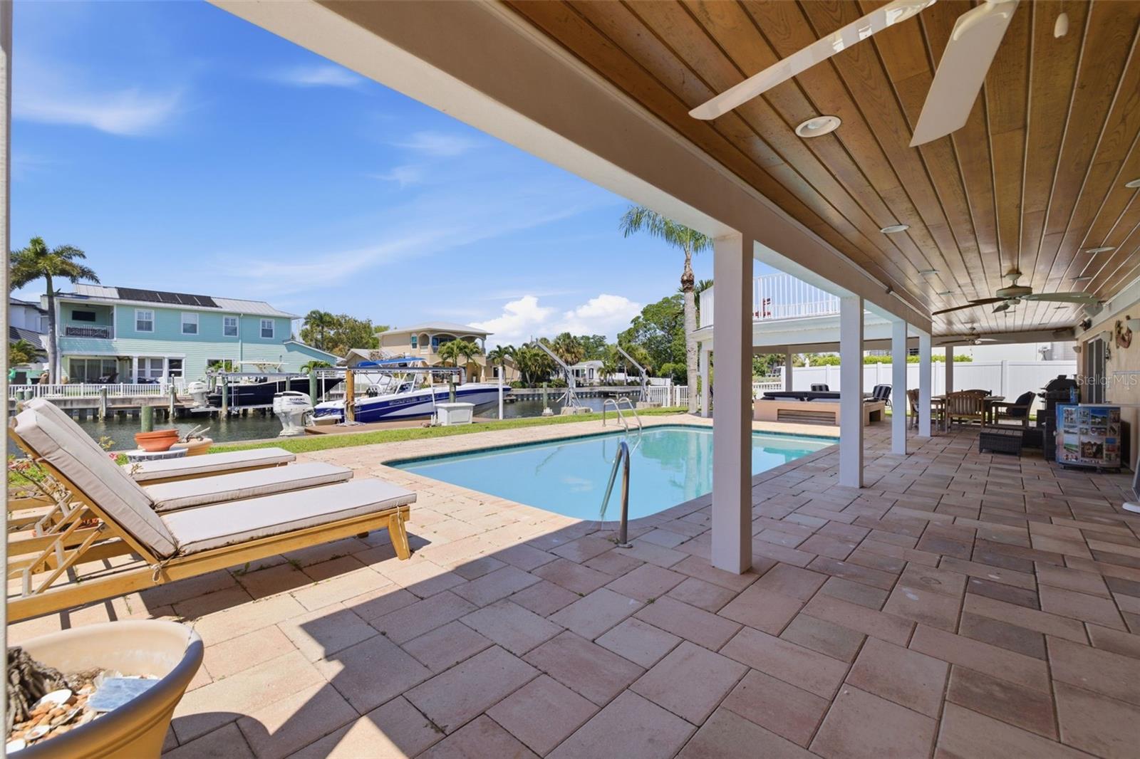 Image 16 of 31 For 3876 Shore Acres Boulevard Ne