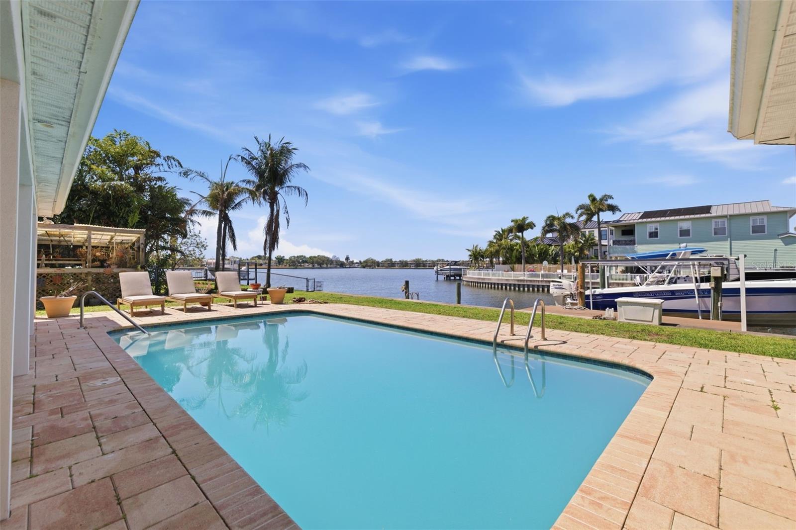 Image 17 of 31 For 3876 Shore Acres Boulevard Ne