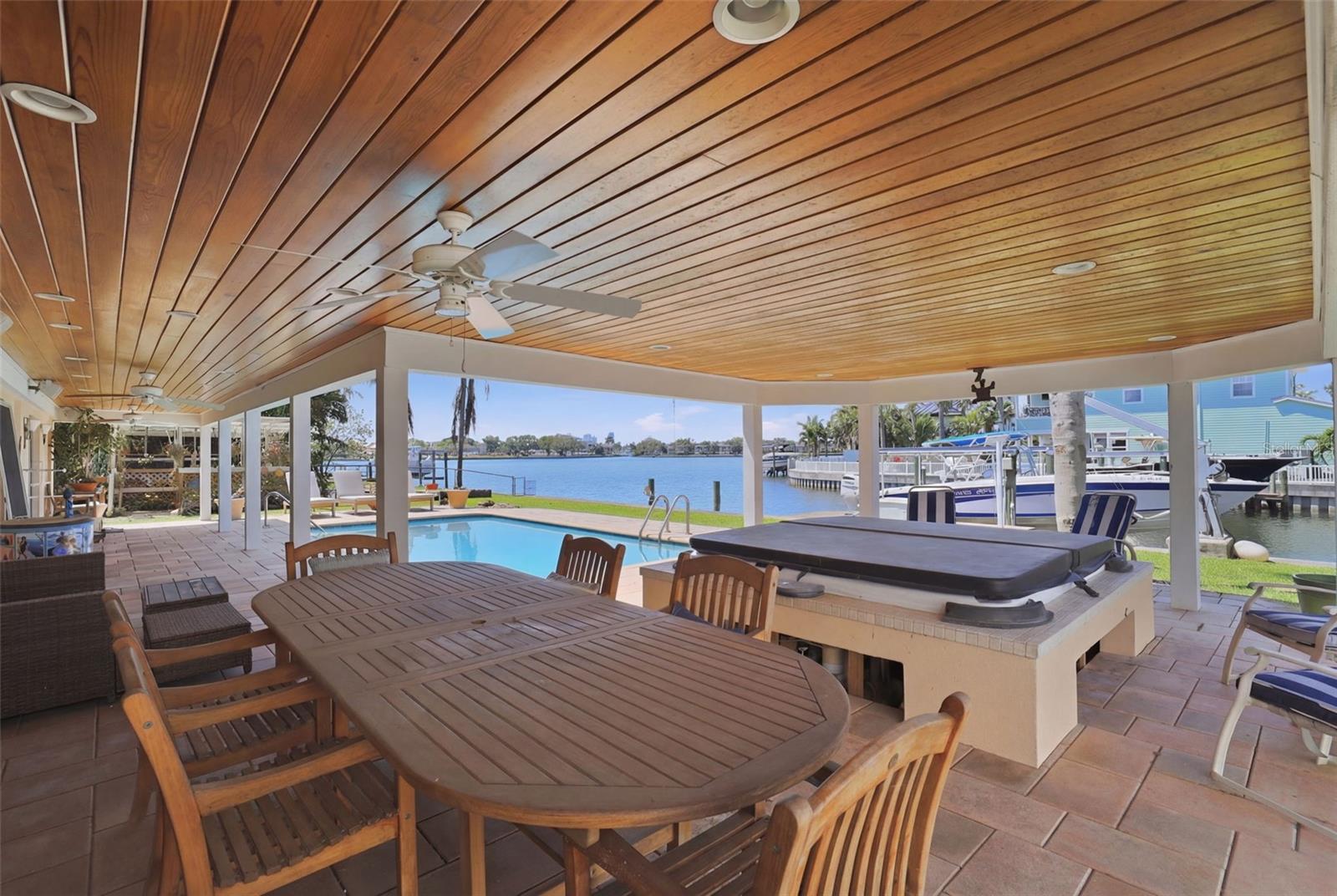 Image 18 of 31 For 3876 Shore Acres Boulevard Ne