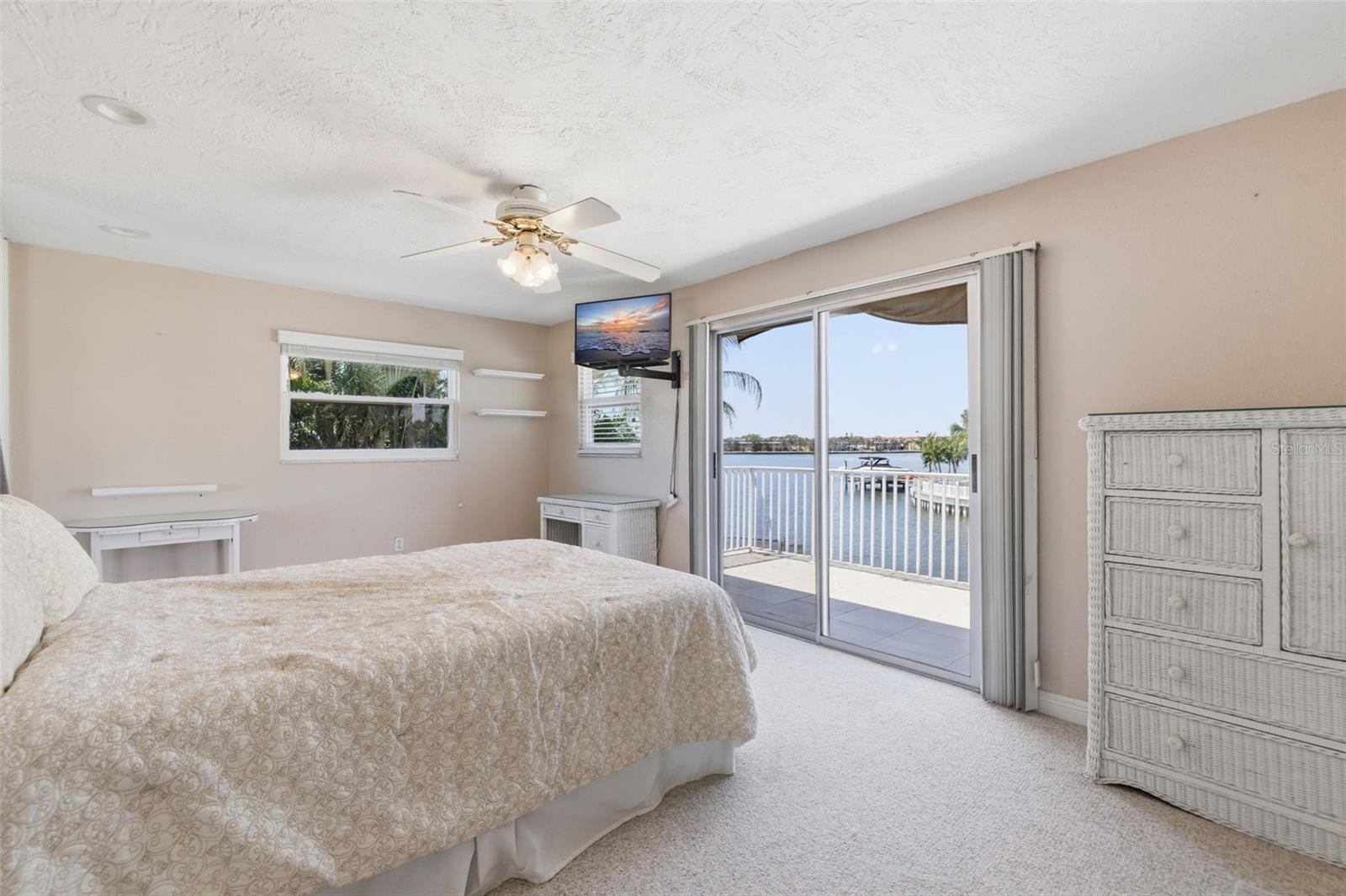 Image 30 of 31 For 3876 Shore Acres Boulevard Ne