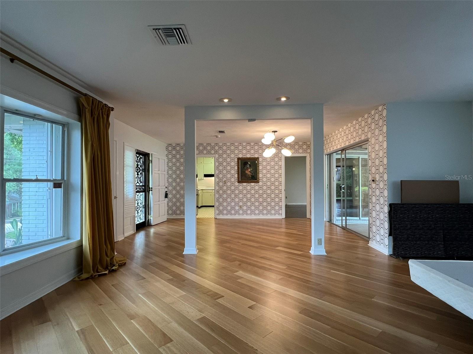 Image 10 of 62 For 520 Riverhills Drive