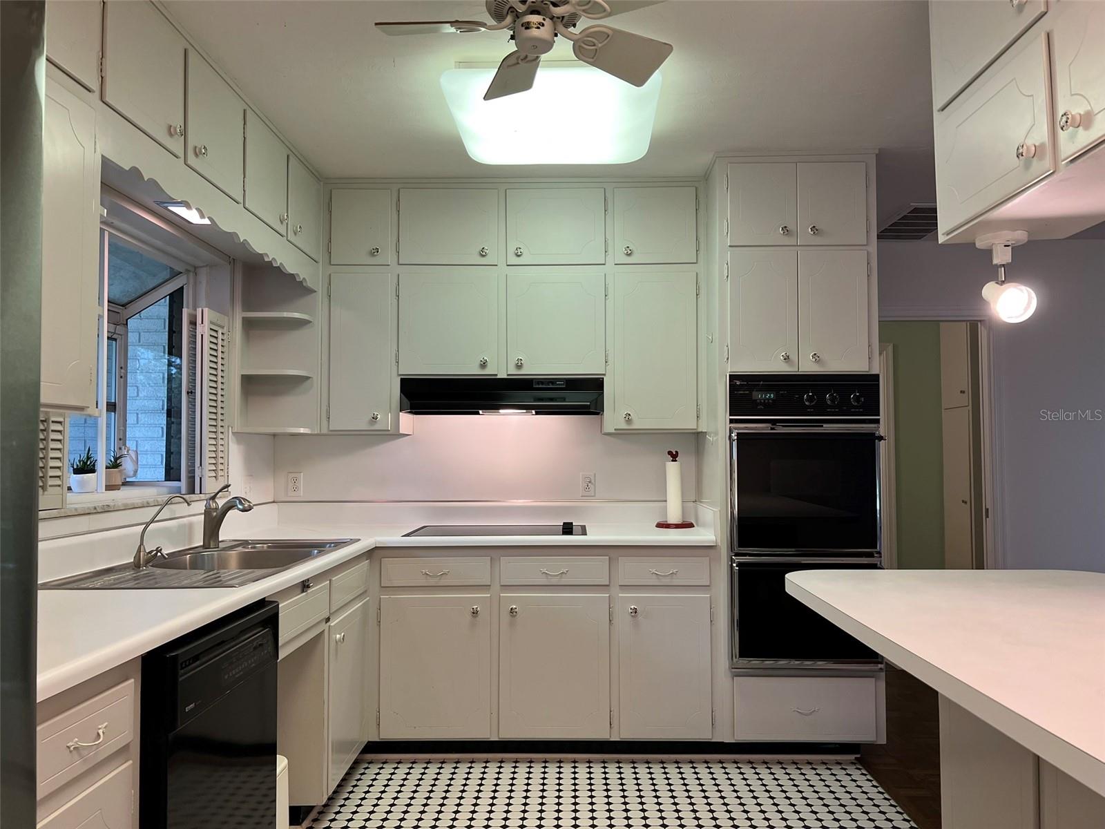 Image 11 of 62 For 520 Riverhills Drive