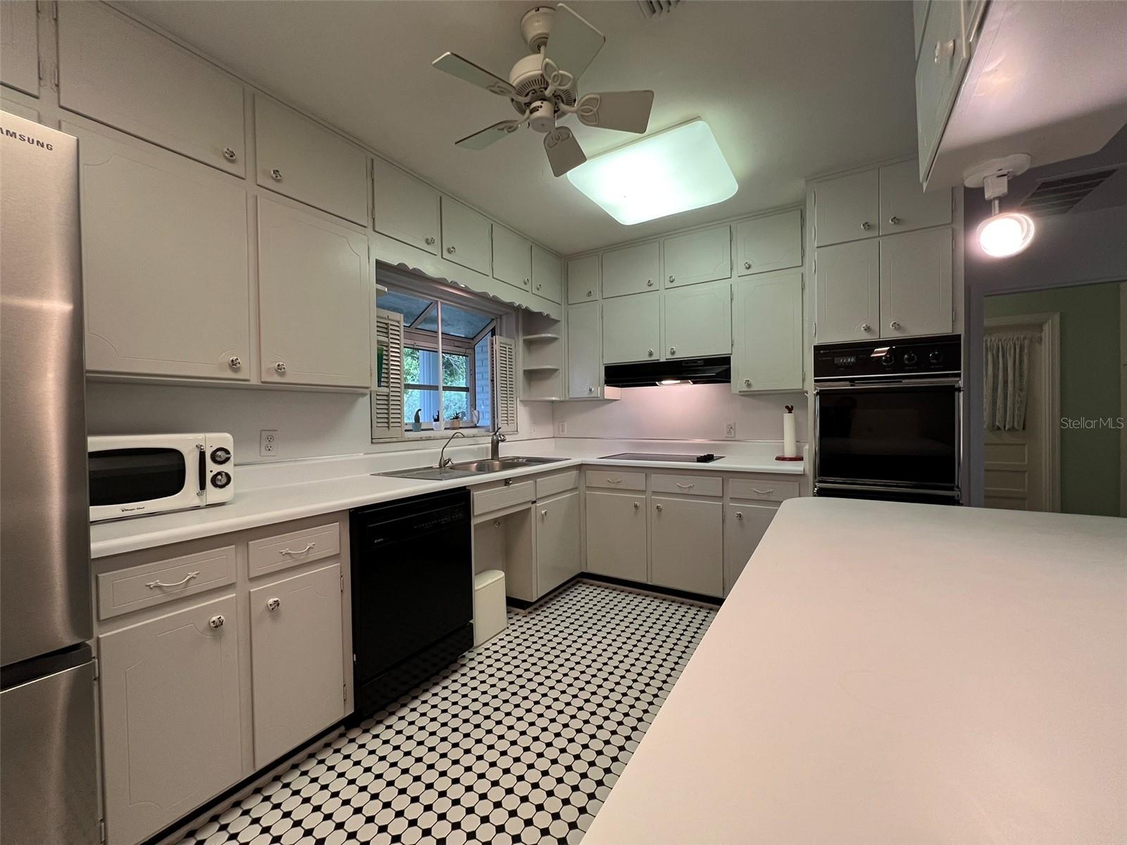 Image 12 of 62 For 520 Riverhills Drive