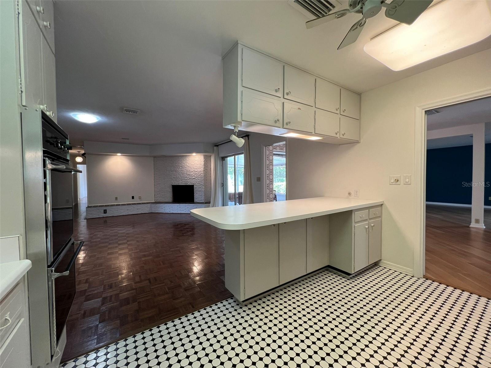 Image 14 of 62 For 520 Riverhills Drive