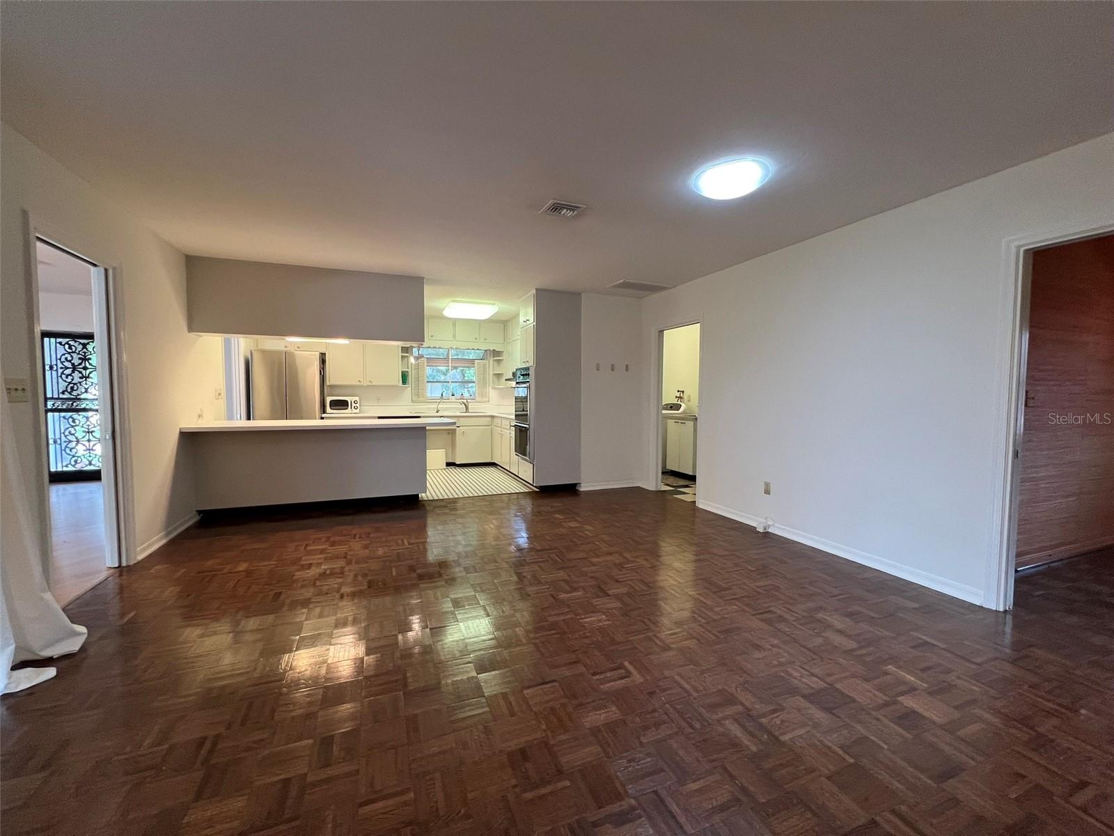 Image 18 of 62 For 520 Riverhills Drive