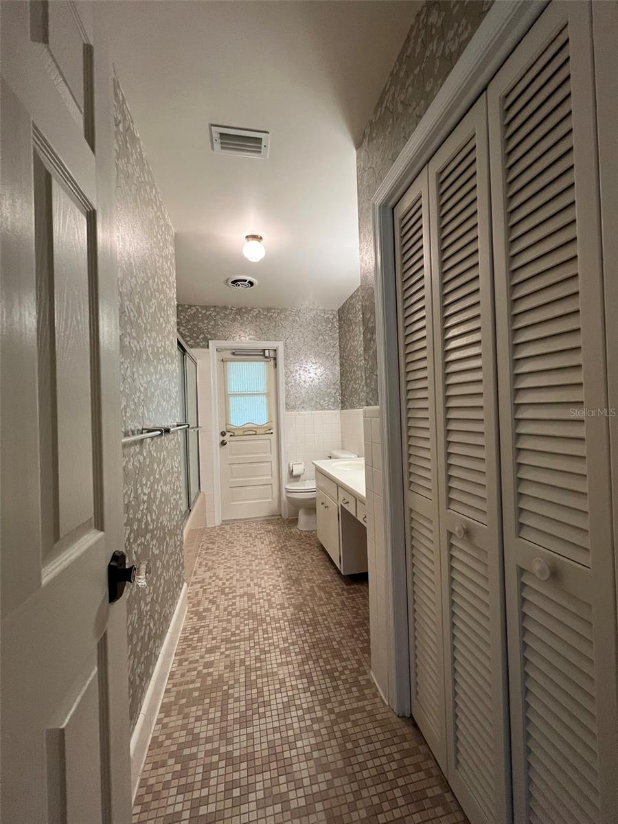 Image 27 of 62 For 520 Riverhills Drive