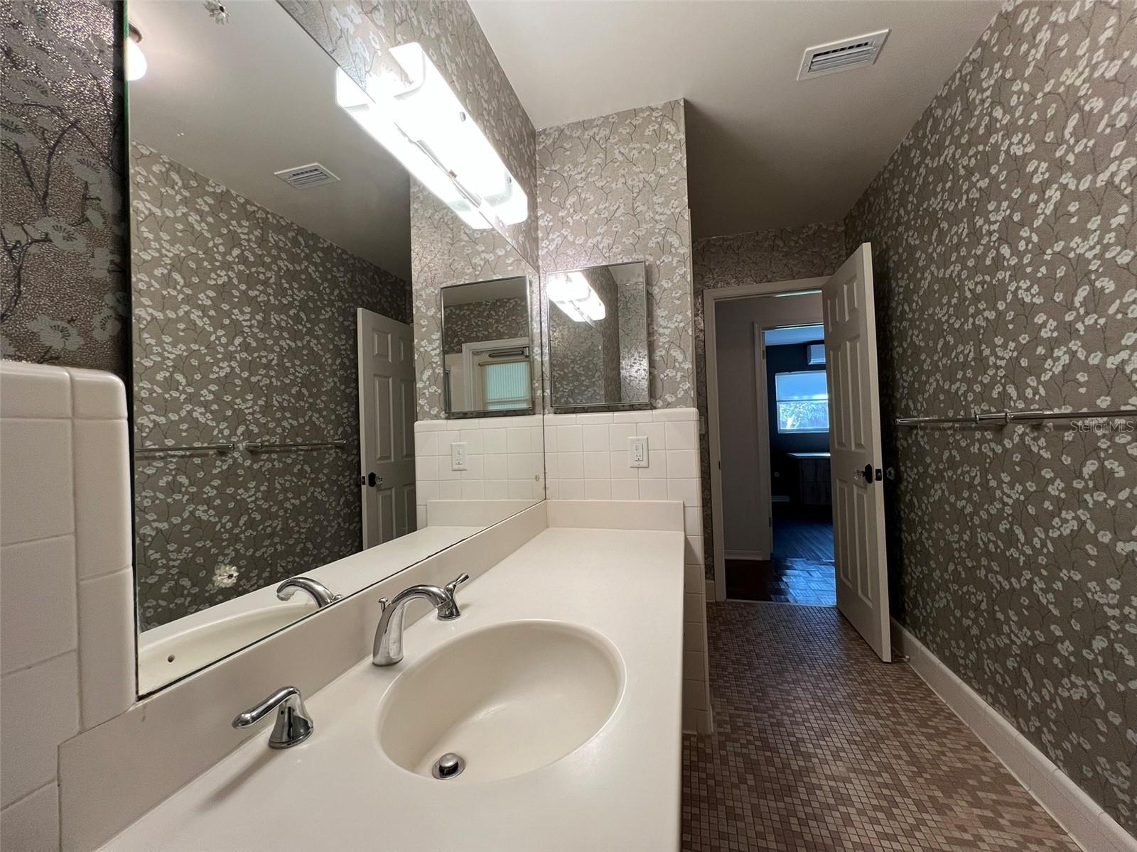 Image 28 of 62 For 520 Riverhills Drive