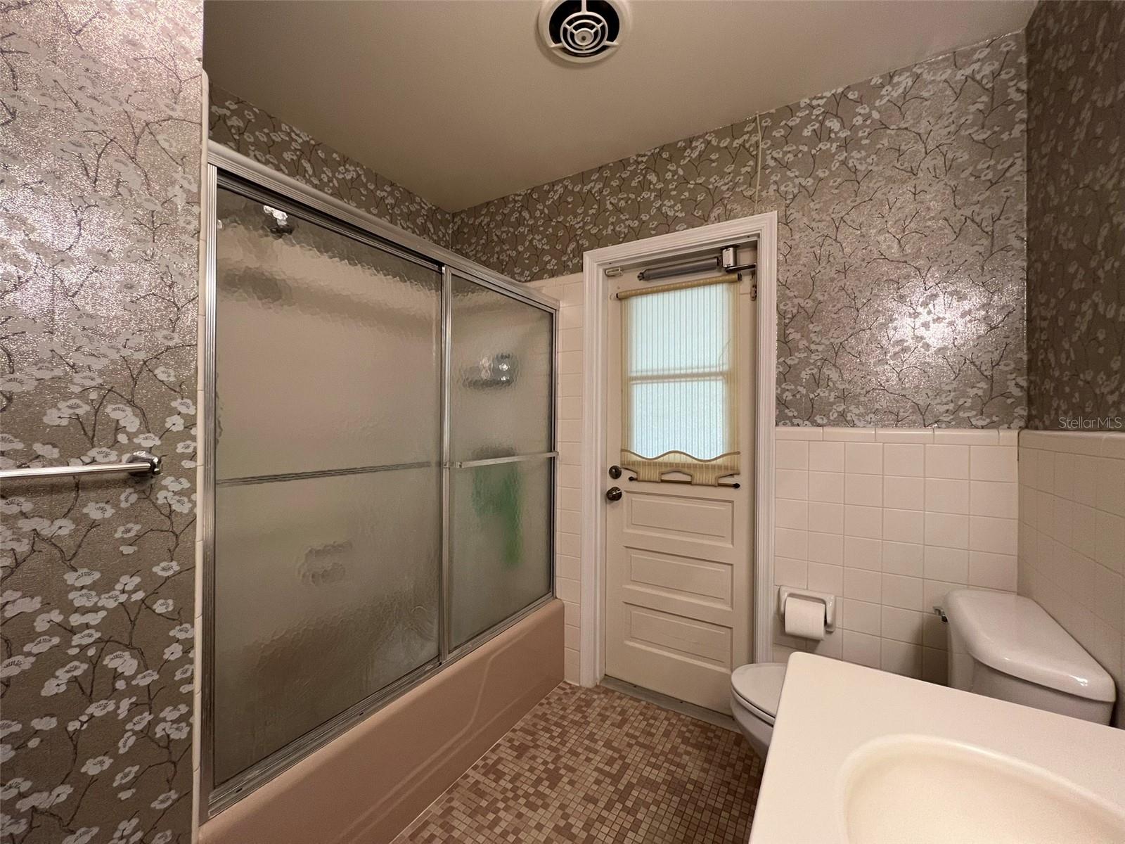 Image 29 of 62 For 520 Riverhills Drive