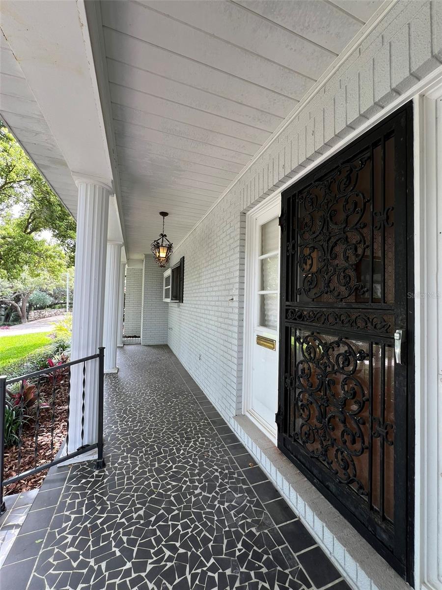 Image 4 of 62 For 520 Riverhills Drive