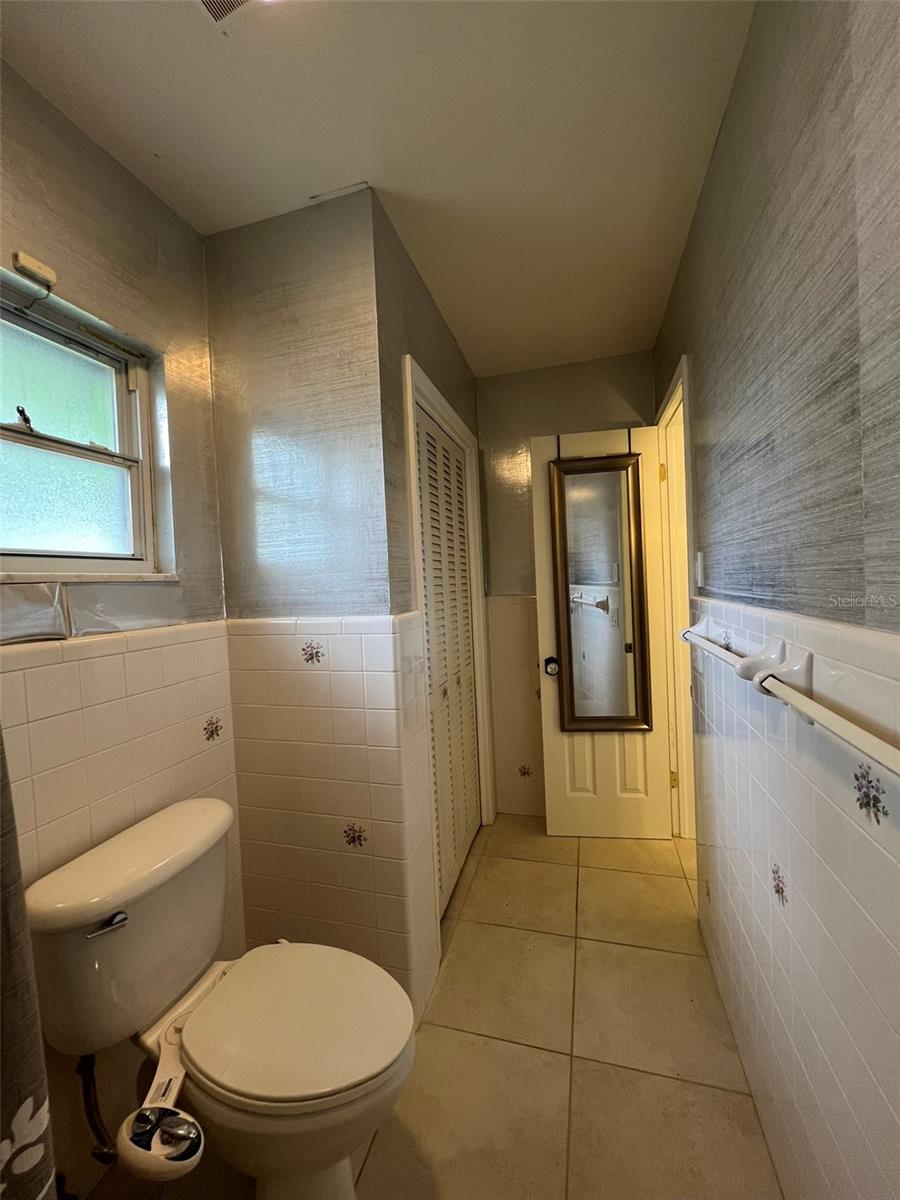 Image 42 of 62 For 520 Riverhills Drive