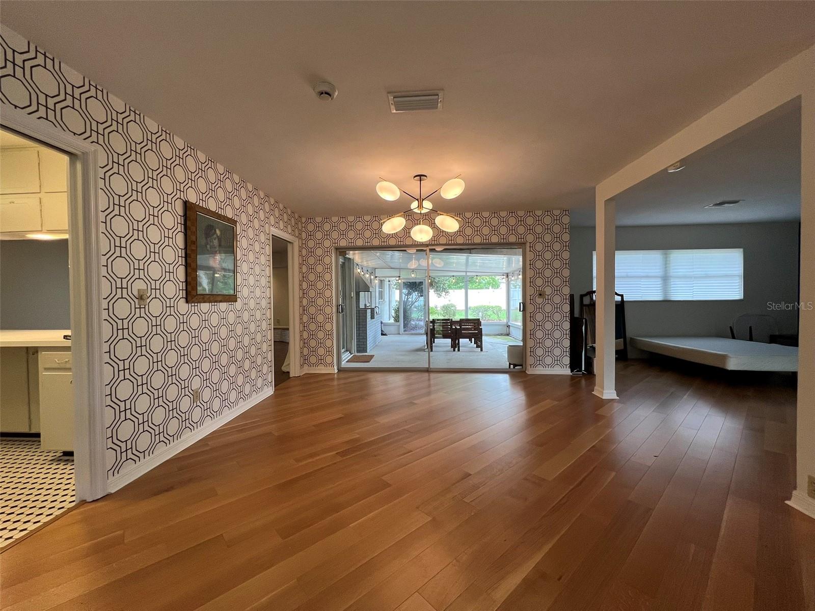 Image 6 of 62 For 520 Riverhills Drive