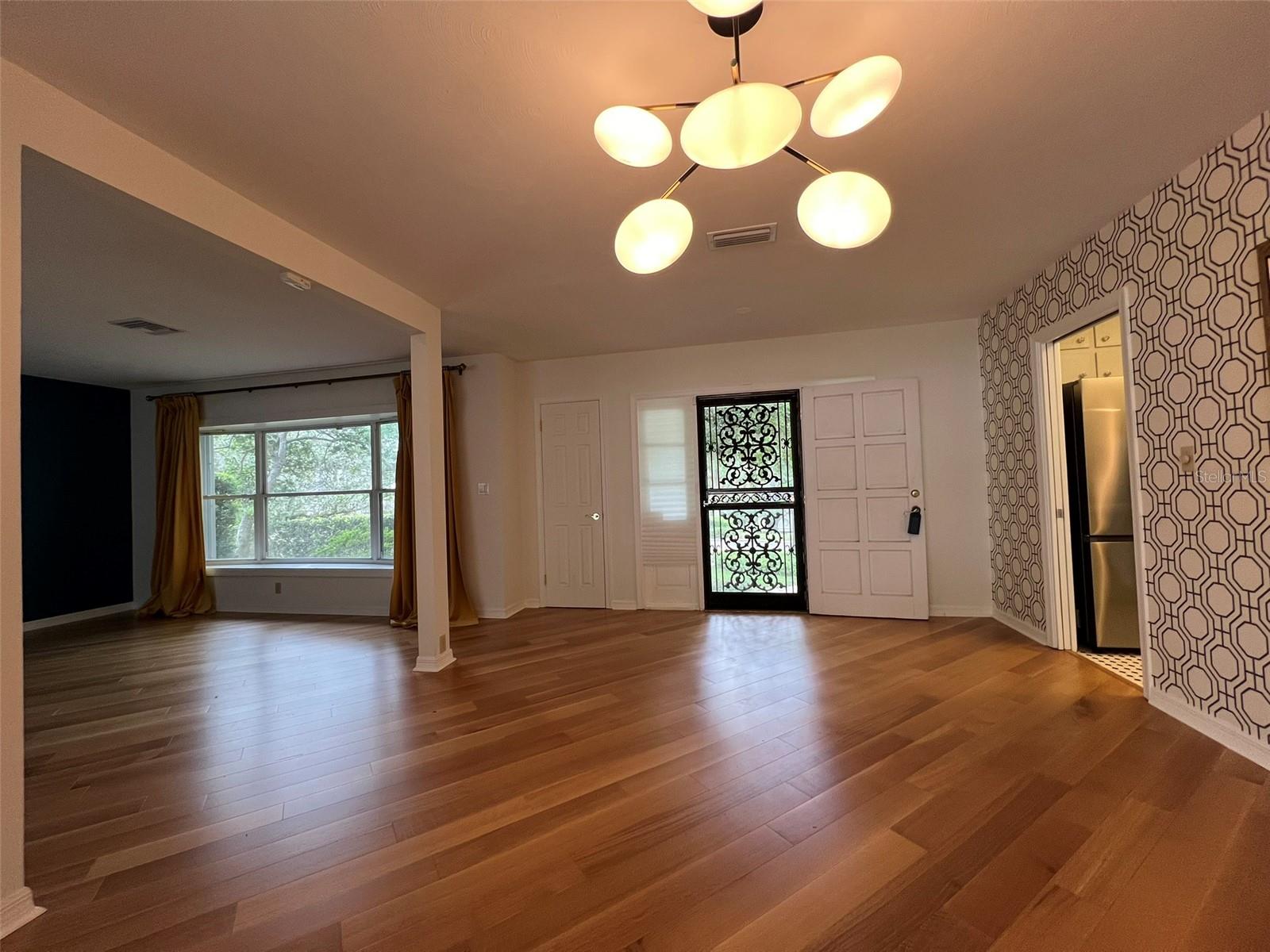 Image 7 of 62 For 520 Riverhills Drive