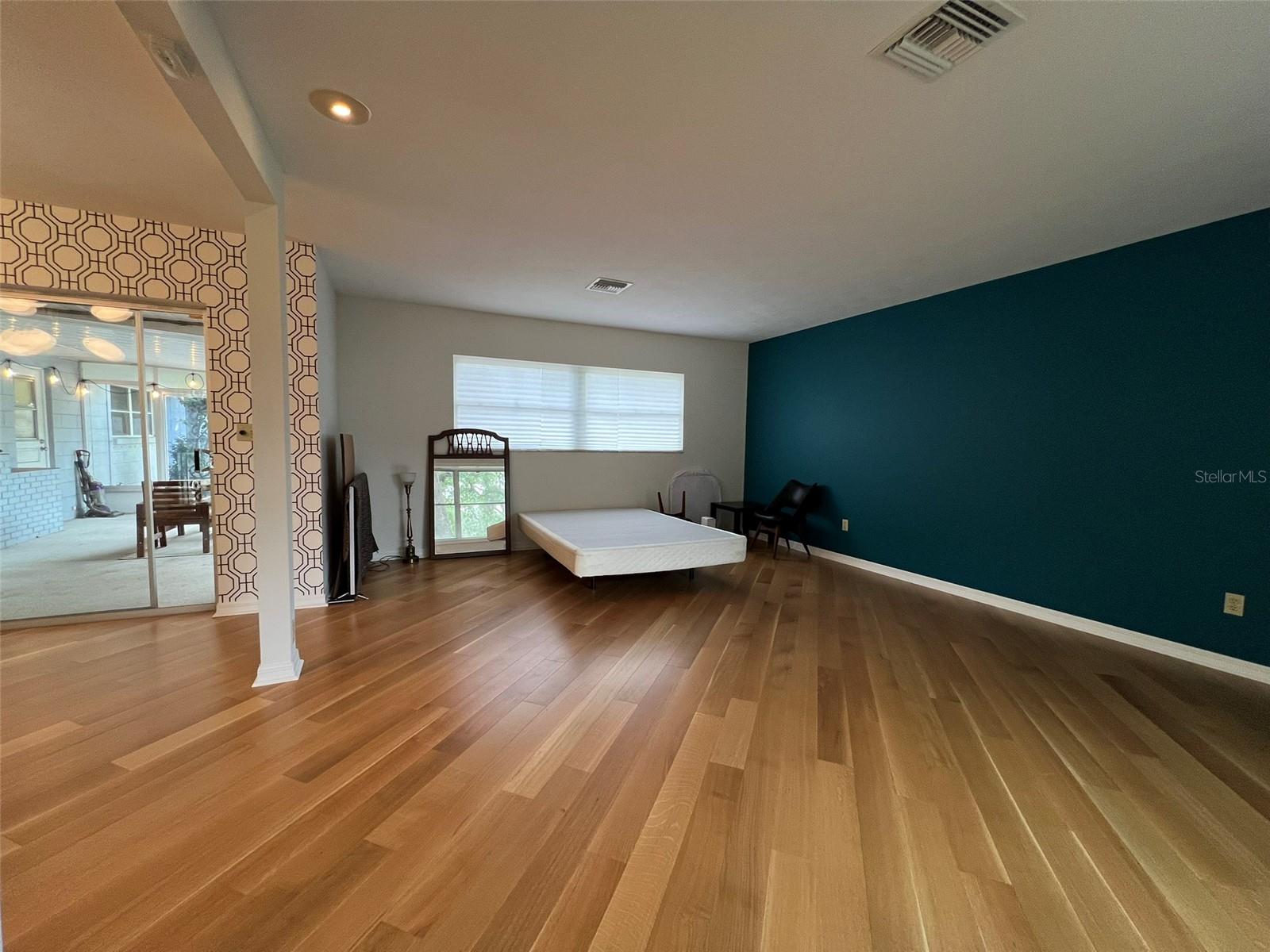 Image 8 of 62 For 520 Riverhills Drive