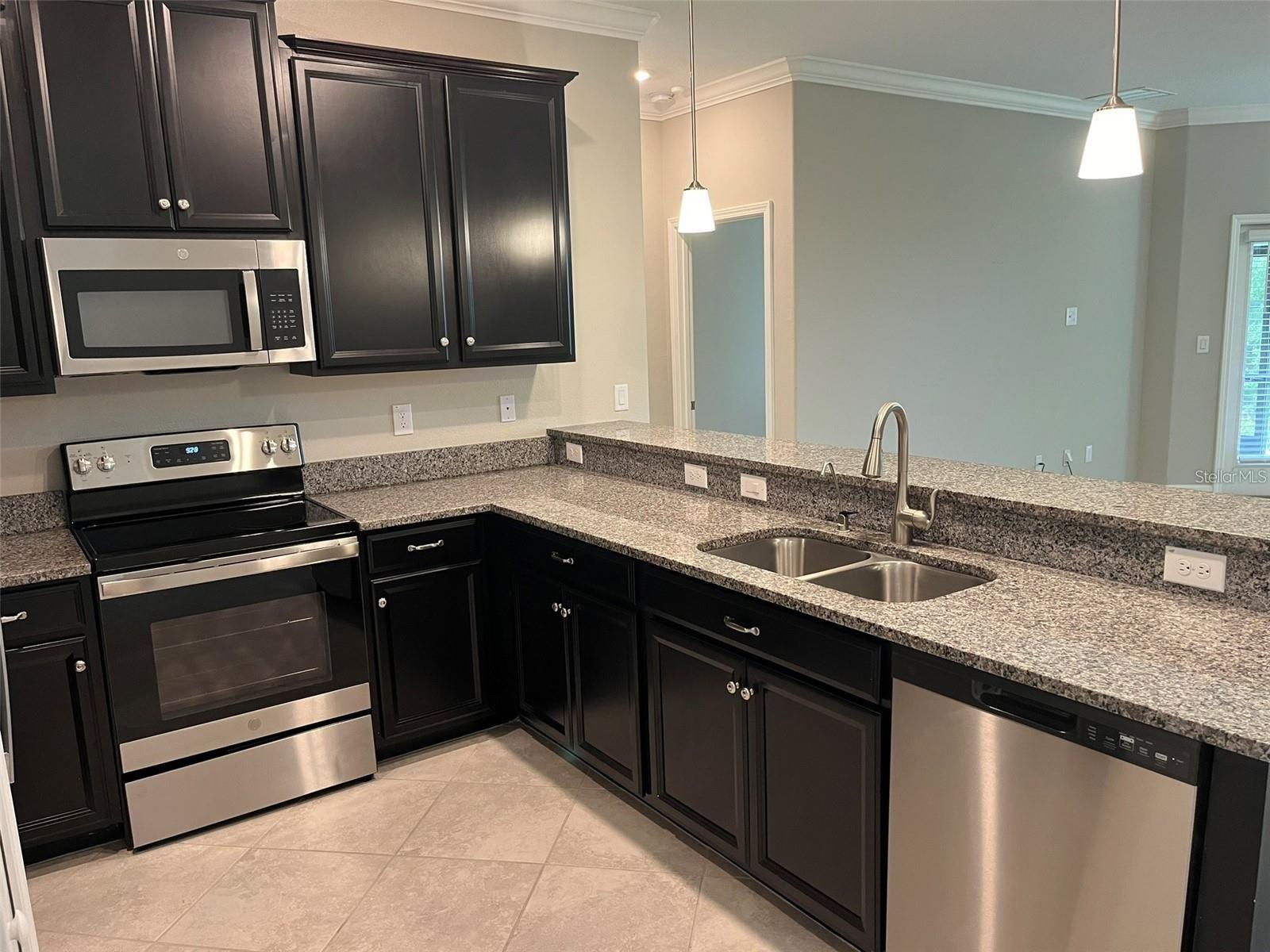 Image 10 of 29 For 1712 Roseville Street