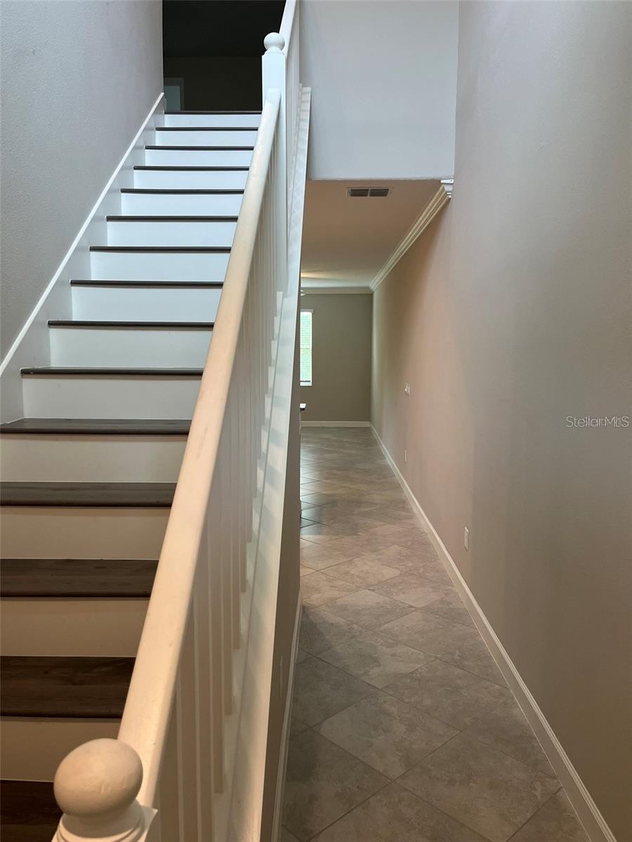 Image 4 of 29 For 1712 Roseville Street