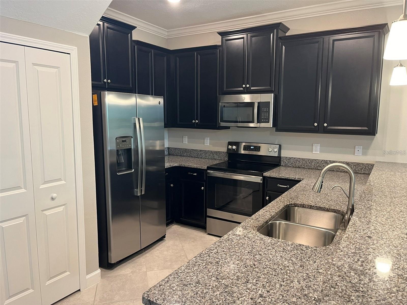 Image 9 of 29 For 1712 Roseville Street