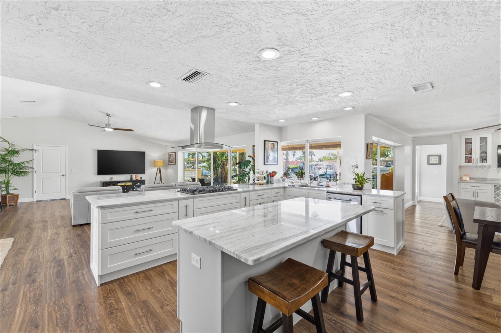 Image 15 of 60 For 1997 Hawaii Avenue Ne