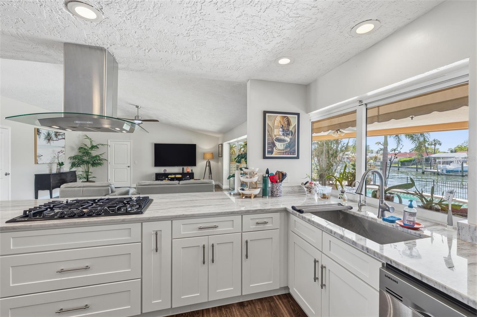 Image 16 of 60 For 1997 Hawaii Avenue Ne