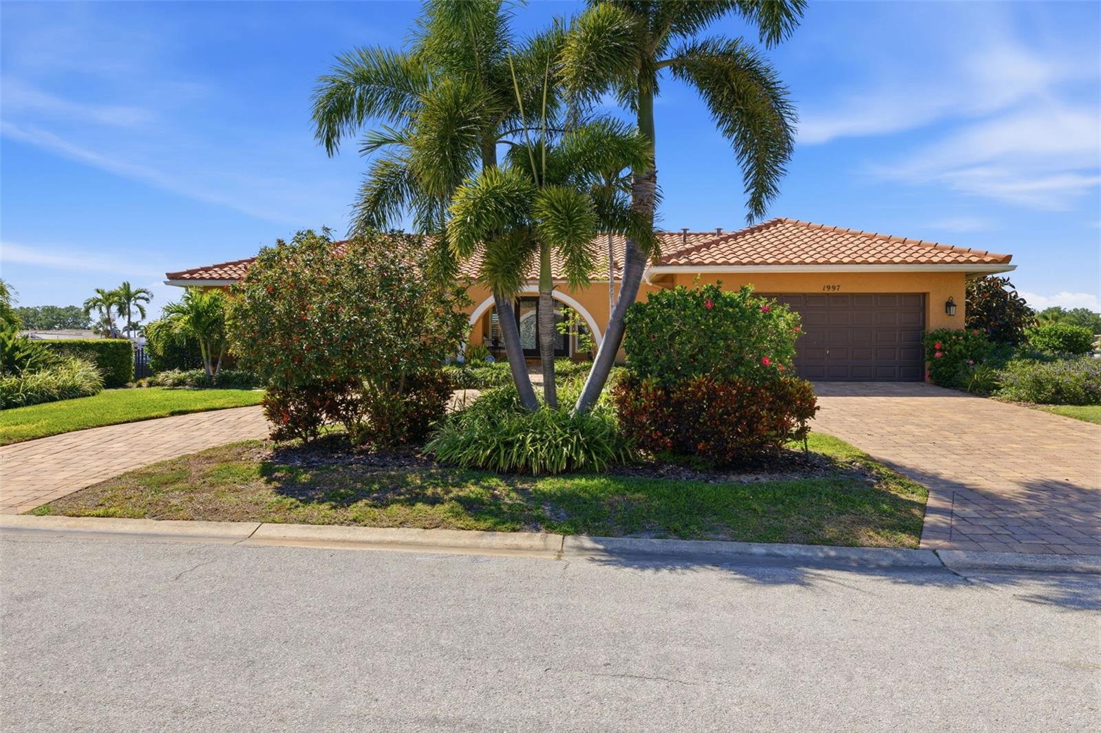 Image 2 of 60 For 1997 Hawaii Avenue Ne