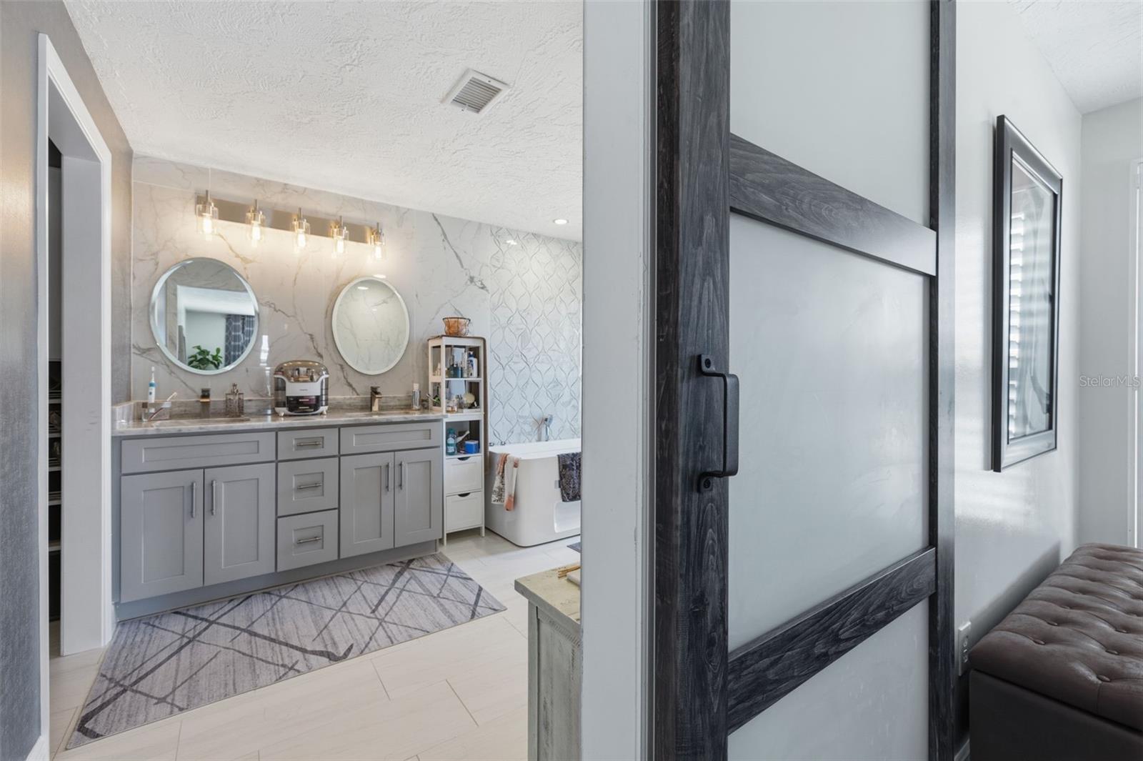 Image 25 of 60 For 1997 Hawaii Avenue Ne