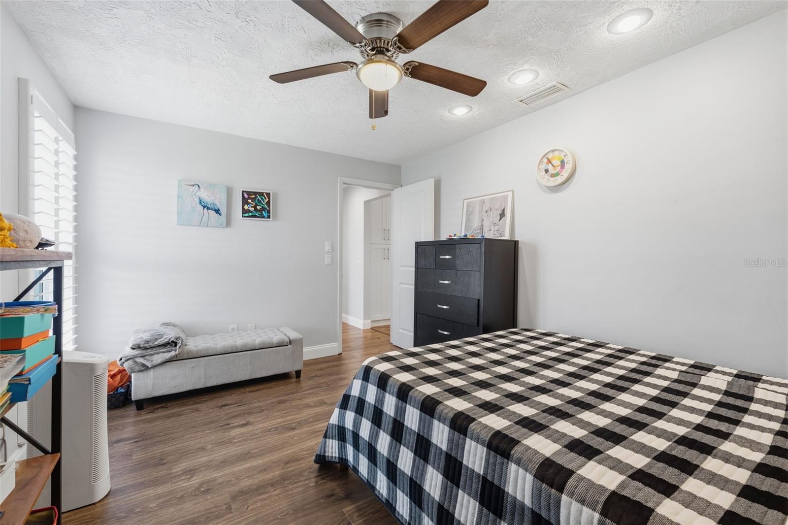 Image 31 of 60 For 1997 Hawaii Avenue Ne