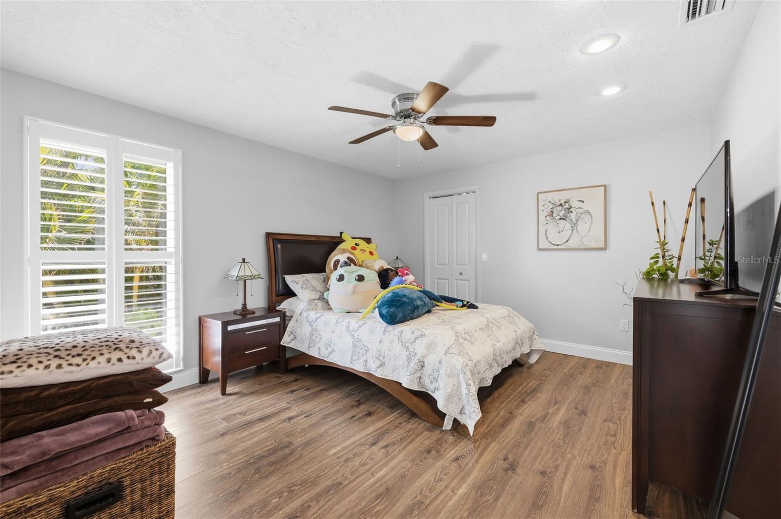 Image 33 of 60 For 1997 Hawaii Avenue Ne