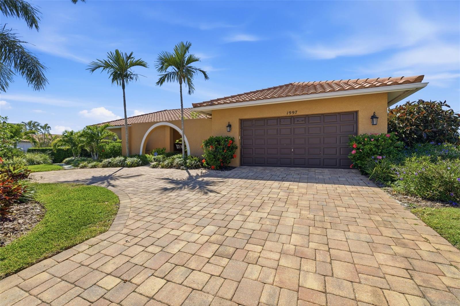 Image 4 of 60 For 1997 Hawaii Avenue Ne