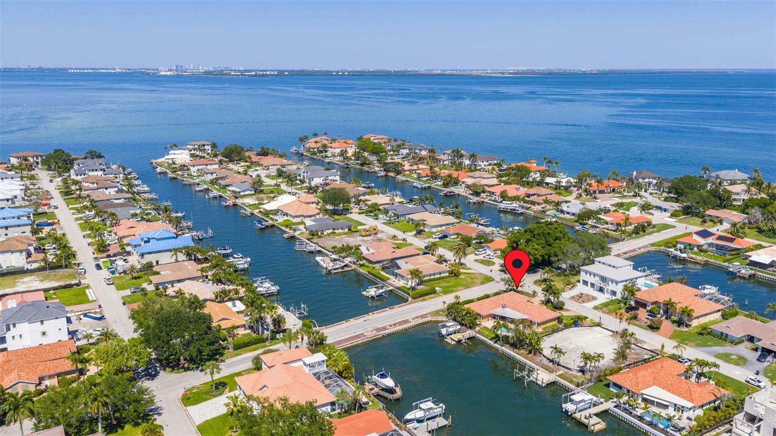 Image 53 of 60 For 1997 Hawaii Avenue Ne