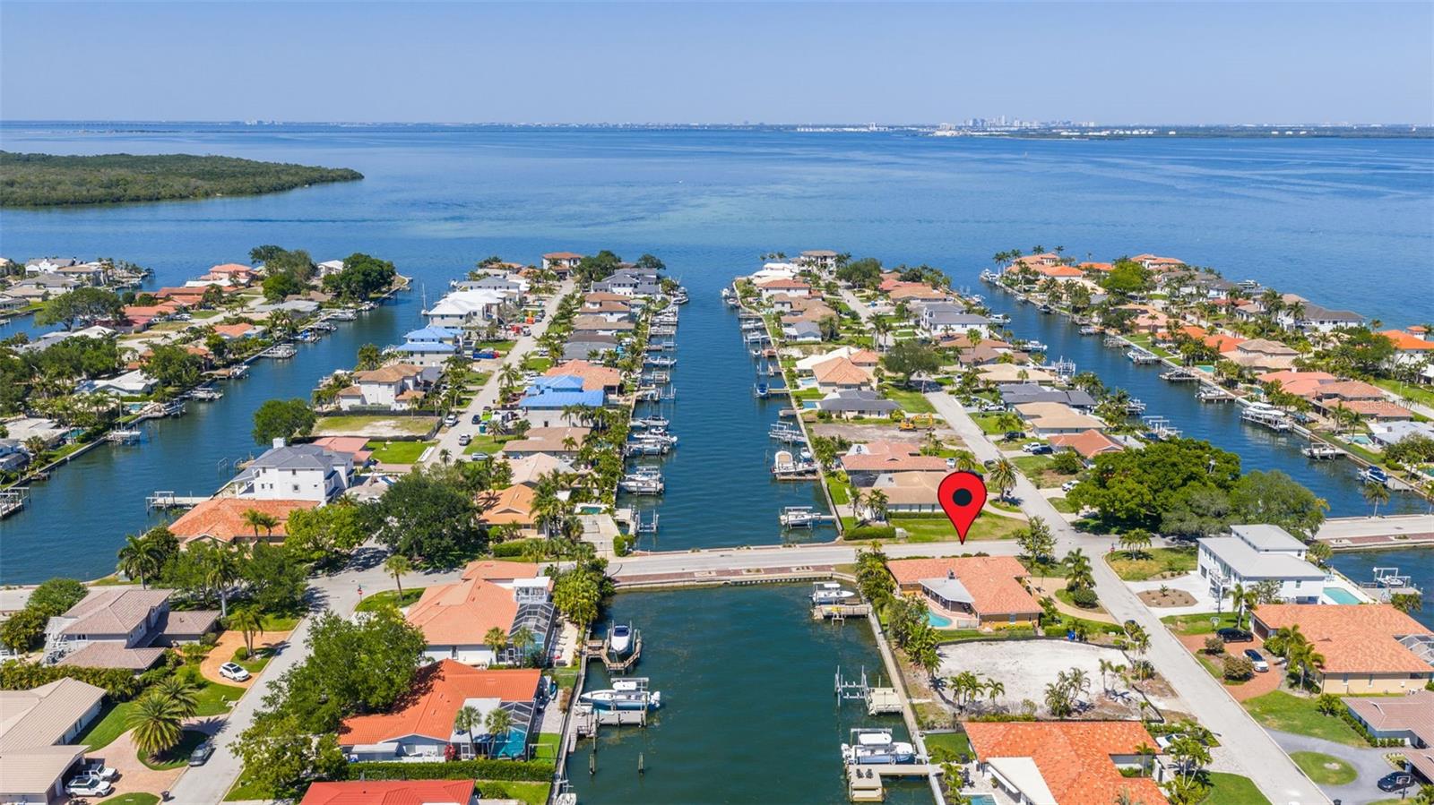 Image 54 of 60 For 1997 Hawaii Avenue Ne