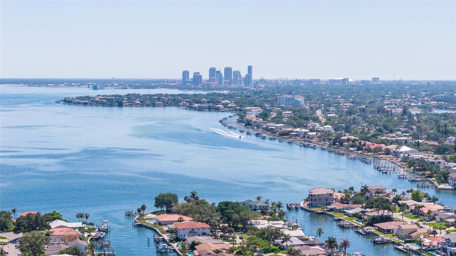 Image 58 of 60 For 1997 Hawaii Avenue Ne