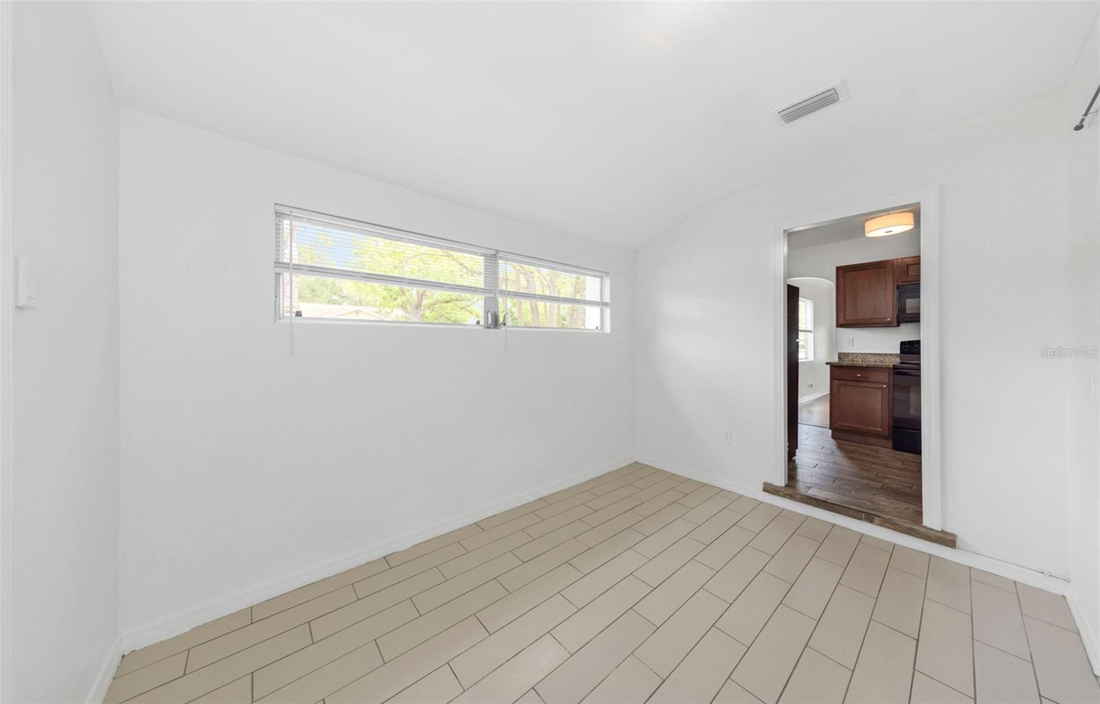 Image 10 of 37 For 2545 32nd Avenue N