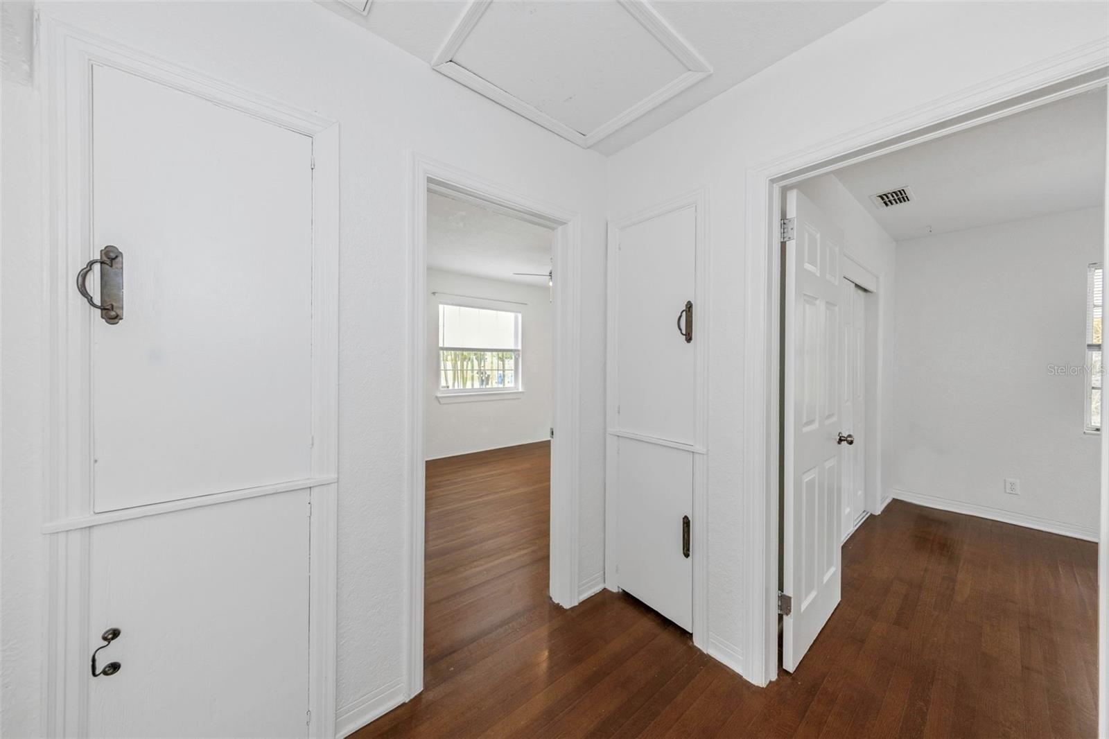 Image 19 of 37 For 2545 32nd Avenue N