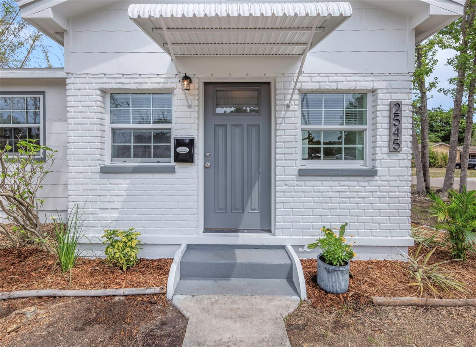 Image 2 of 37 For 2545 32nd Avenue N