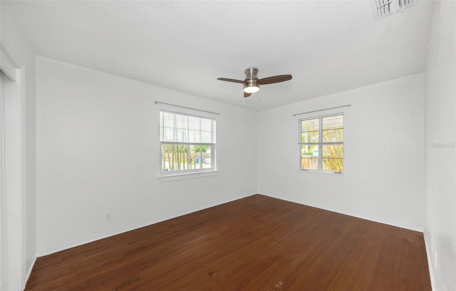 Image 21 of 37 For 2545 32nd Avenue N