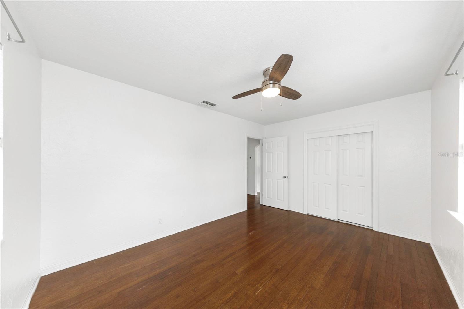 Image 22 of 37 For 2545 32nd Avenue N