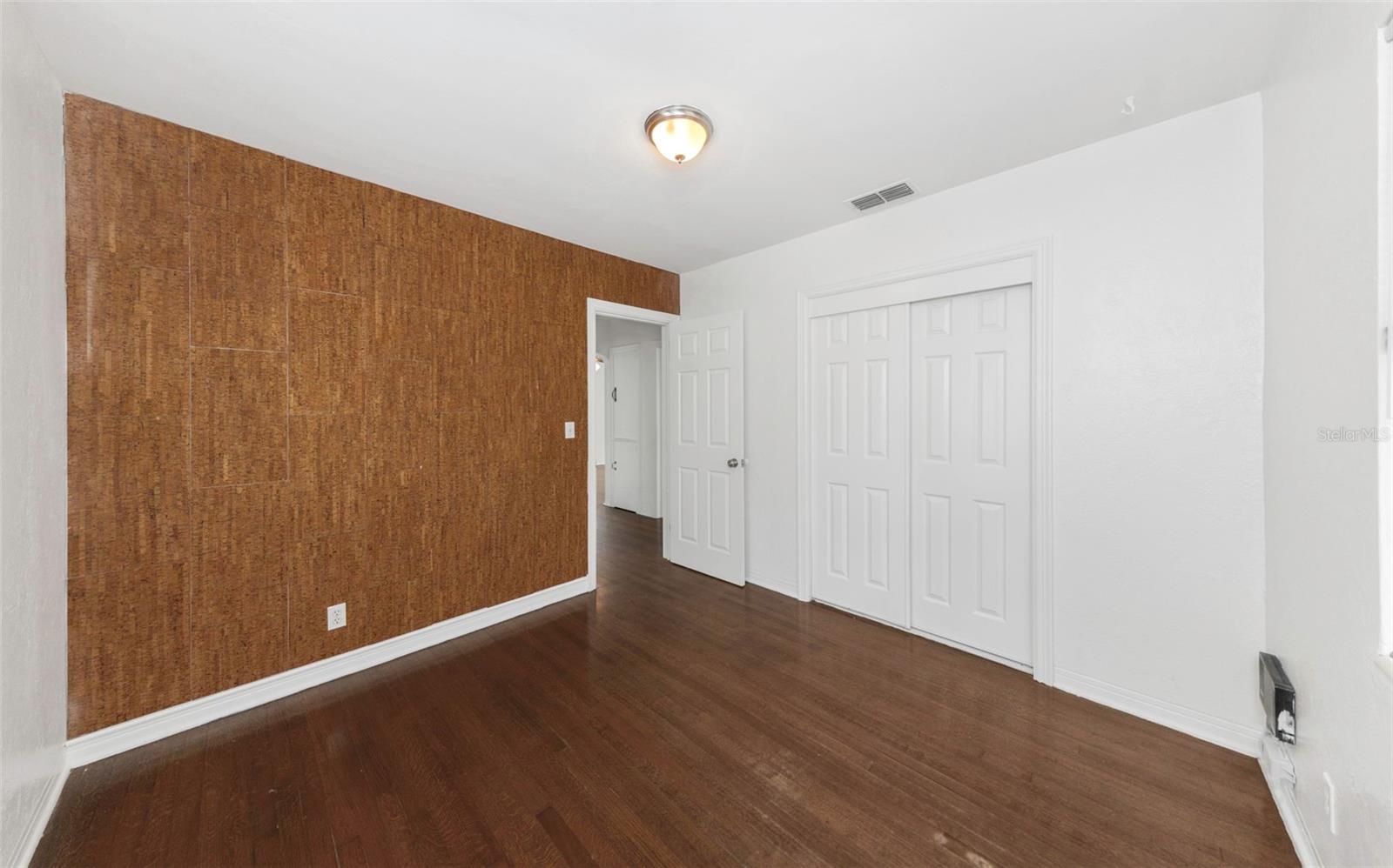 Image 27 of 37 For 2545 32nd Avenue N