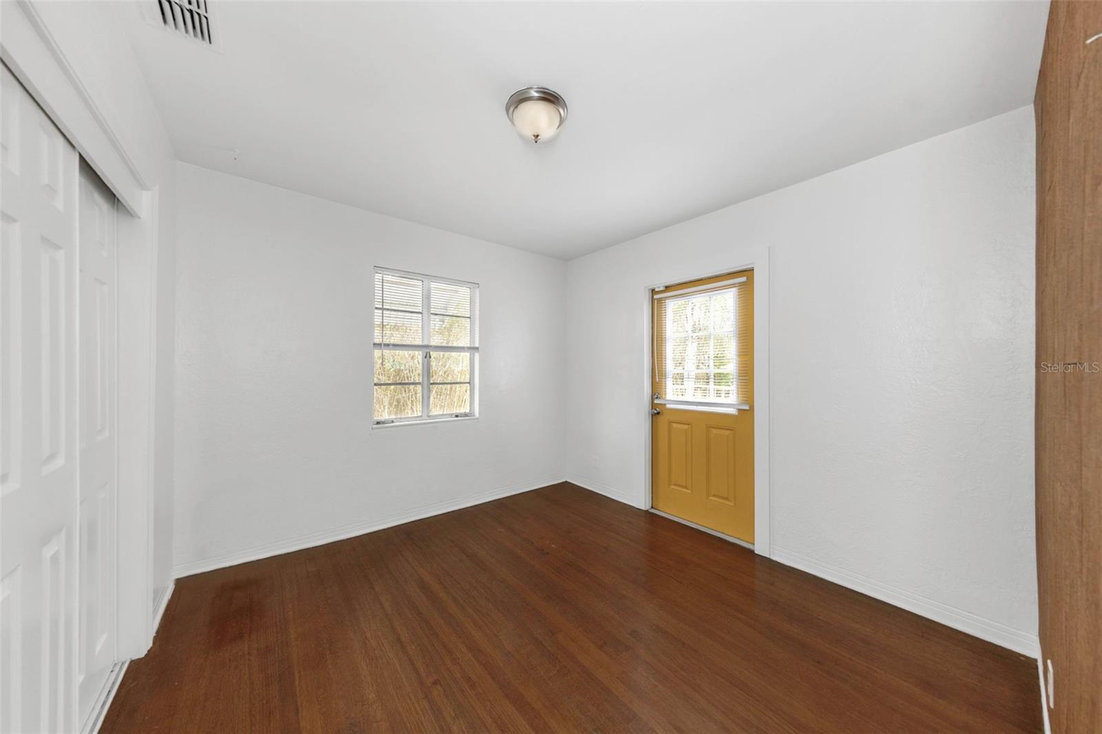 Image 28 of 37 For 2545 32nd Avenue N