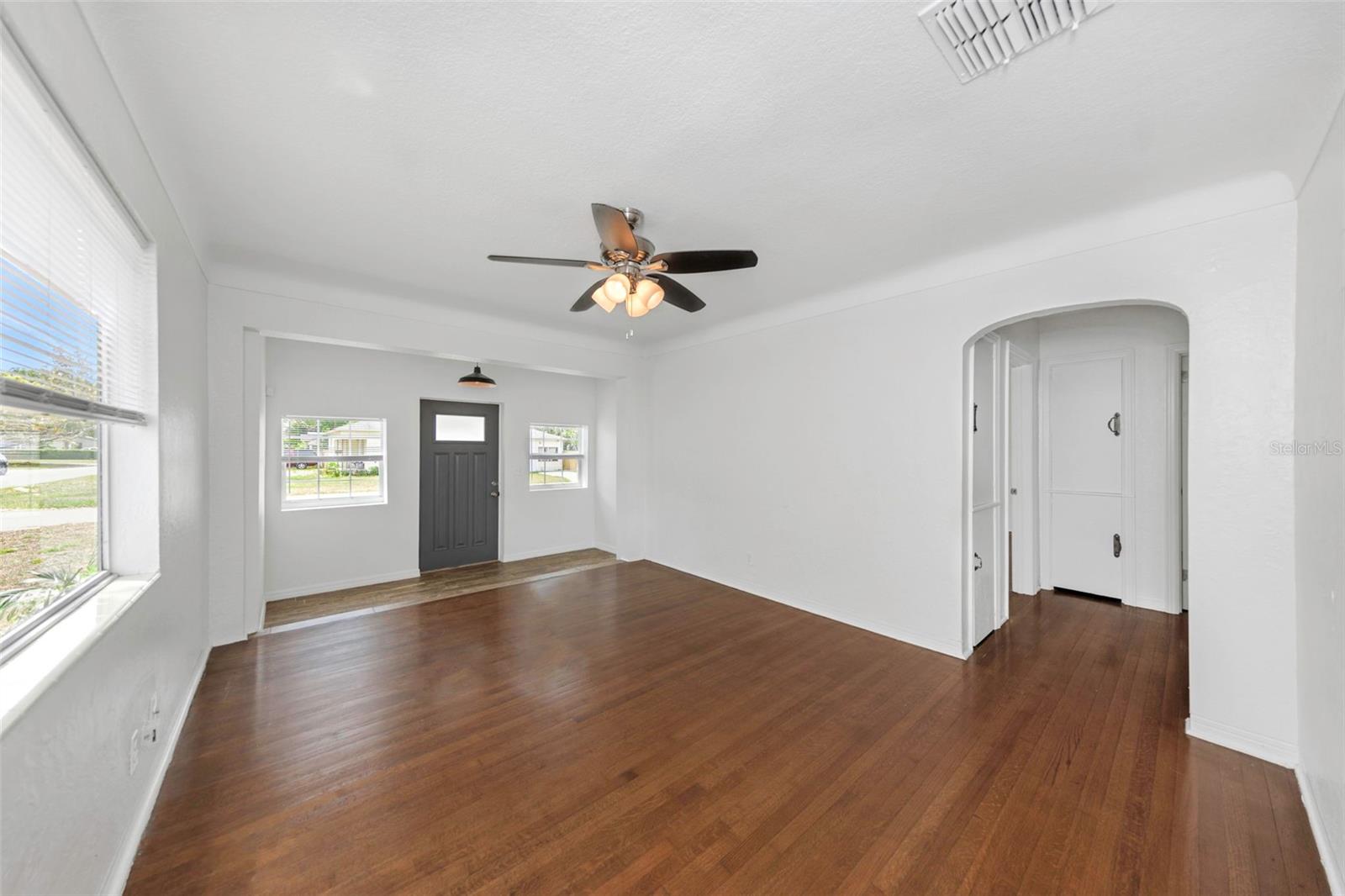 Image 5 of 37 For 2545 32nd Avenue N