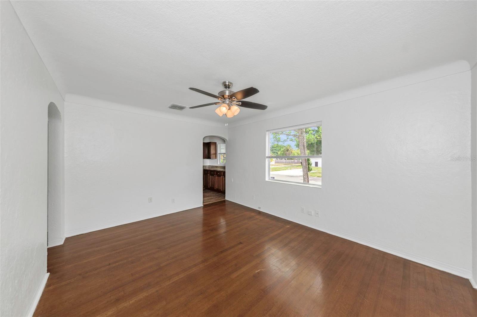 Image 6 of 37 For 2545 32nd Avenue N