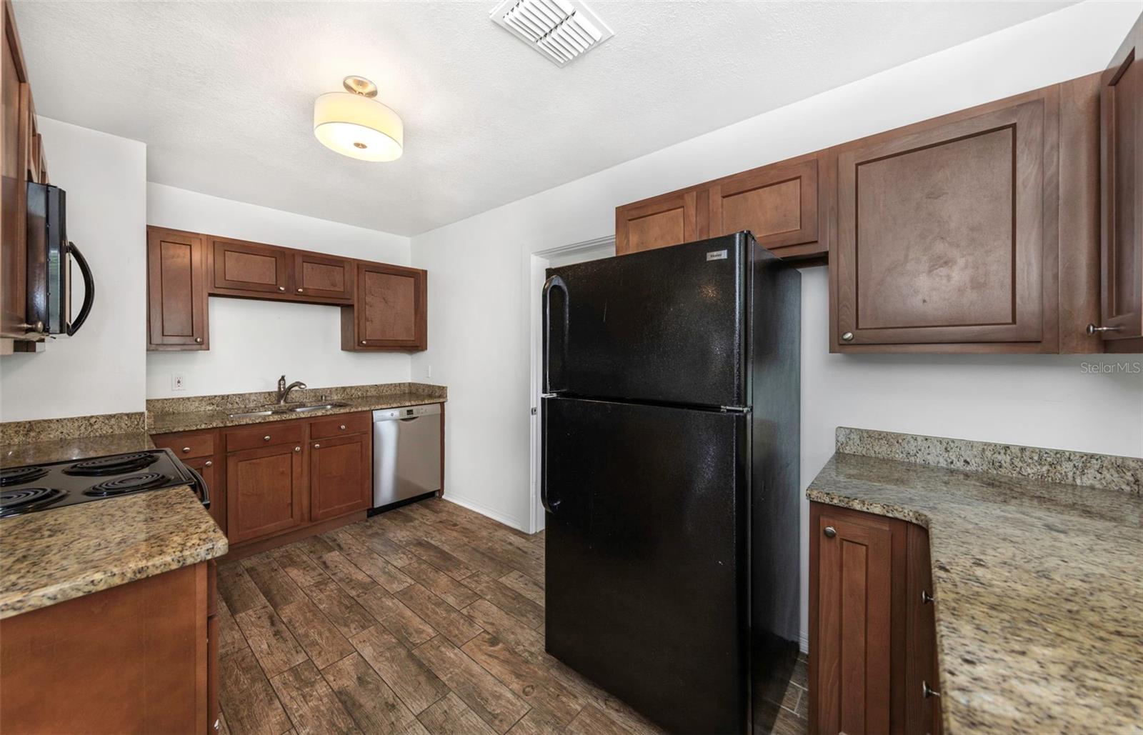 Image 8 of 37 For 2545 32nd Avenue N