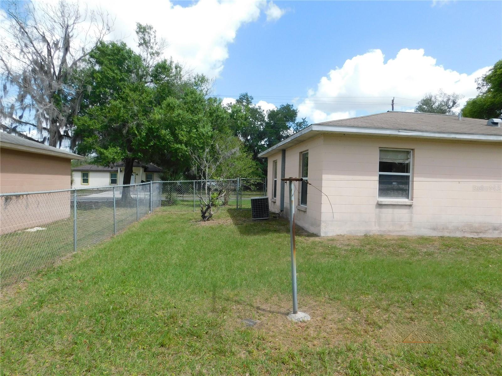 Image 12 of 13 For 1205 Laura Street