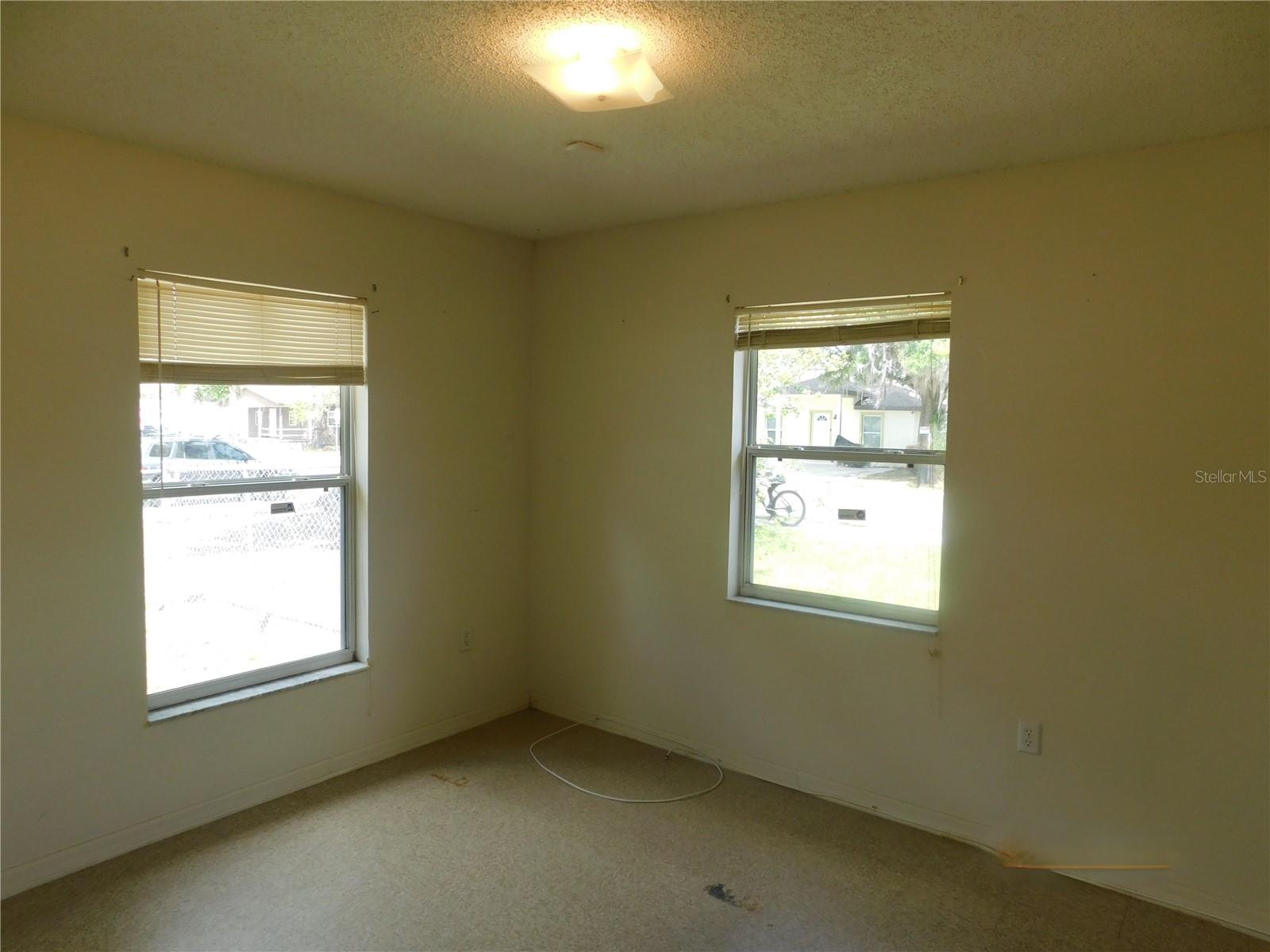 Image 5 of 13 For 1205 Laura Street