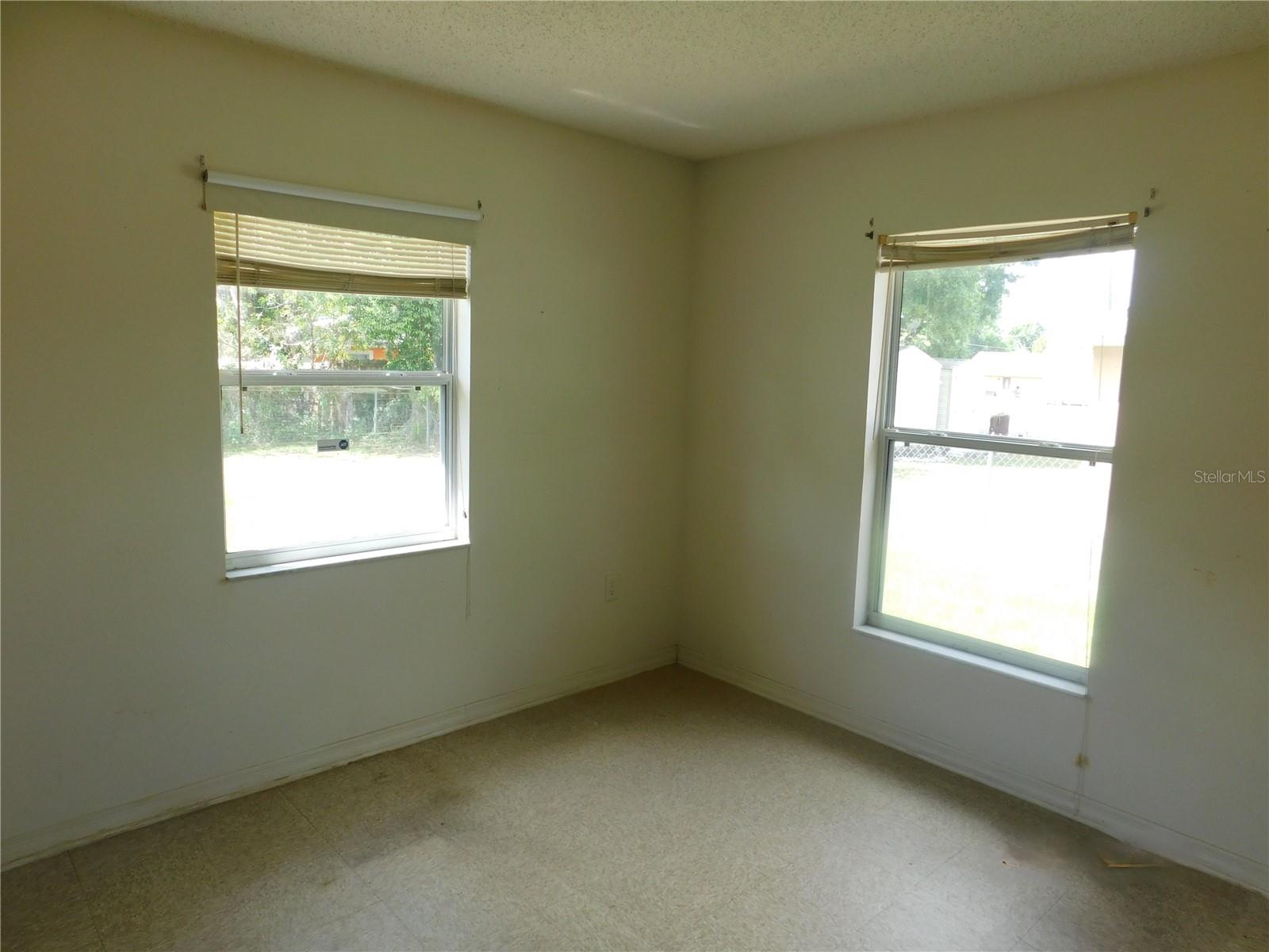 Image 7 of 13 For 1205 Laura Street