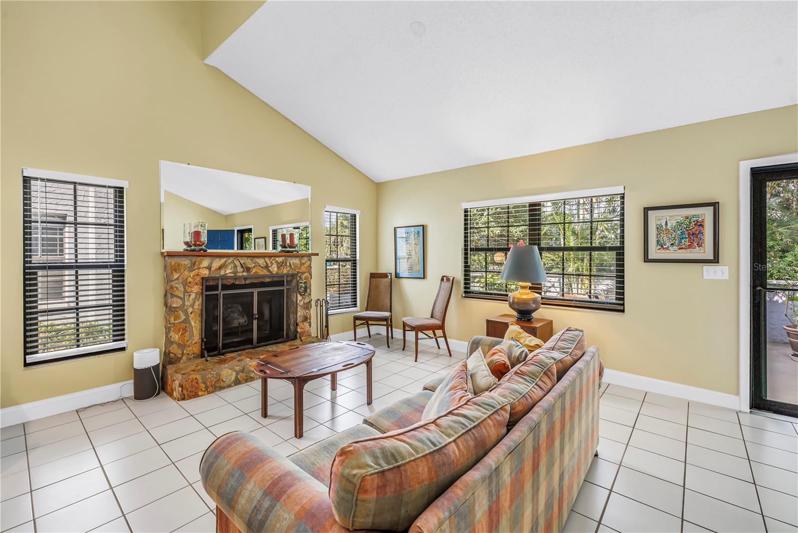 Image 11 of 30 For 5861 Calais Boulevard N 1