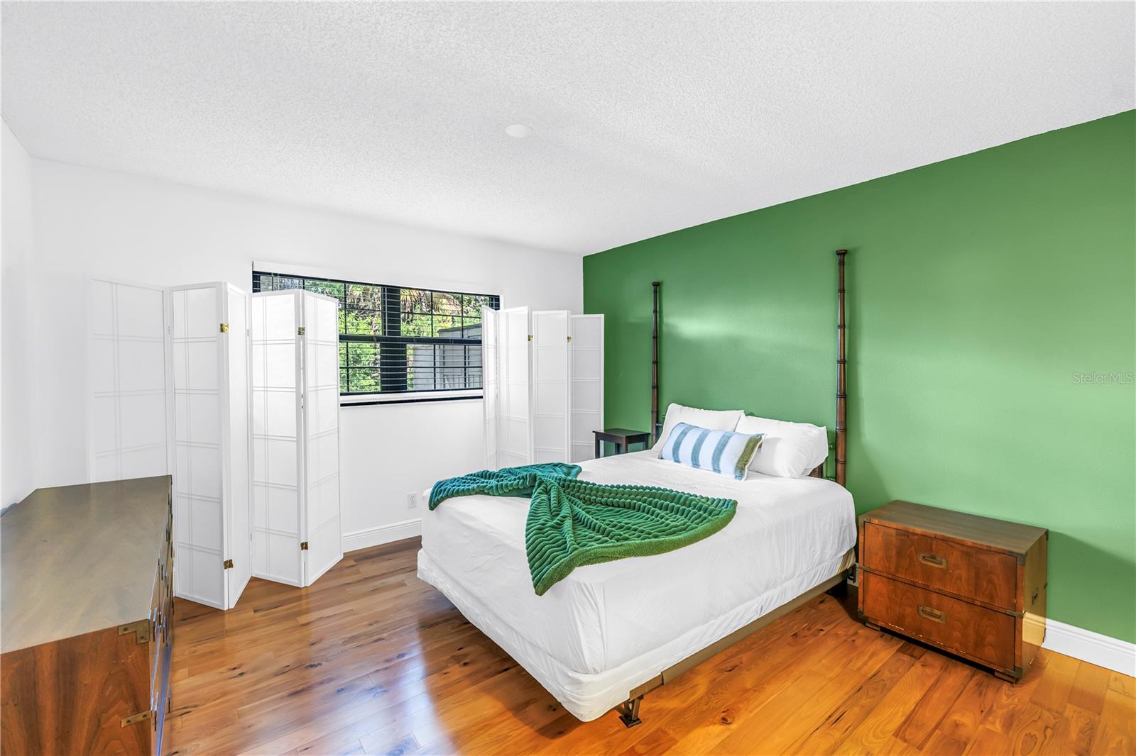 Image 17 of 30 For 5861 Calais Boulevard N 1