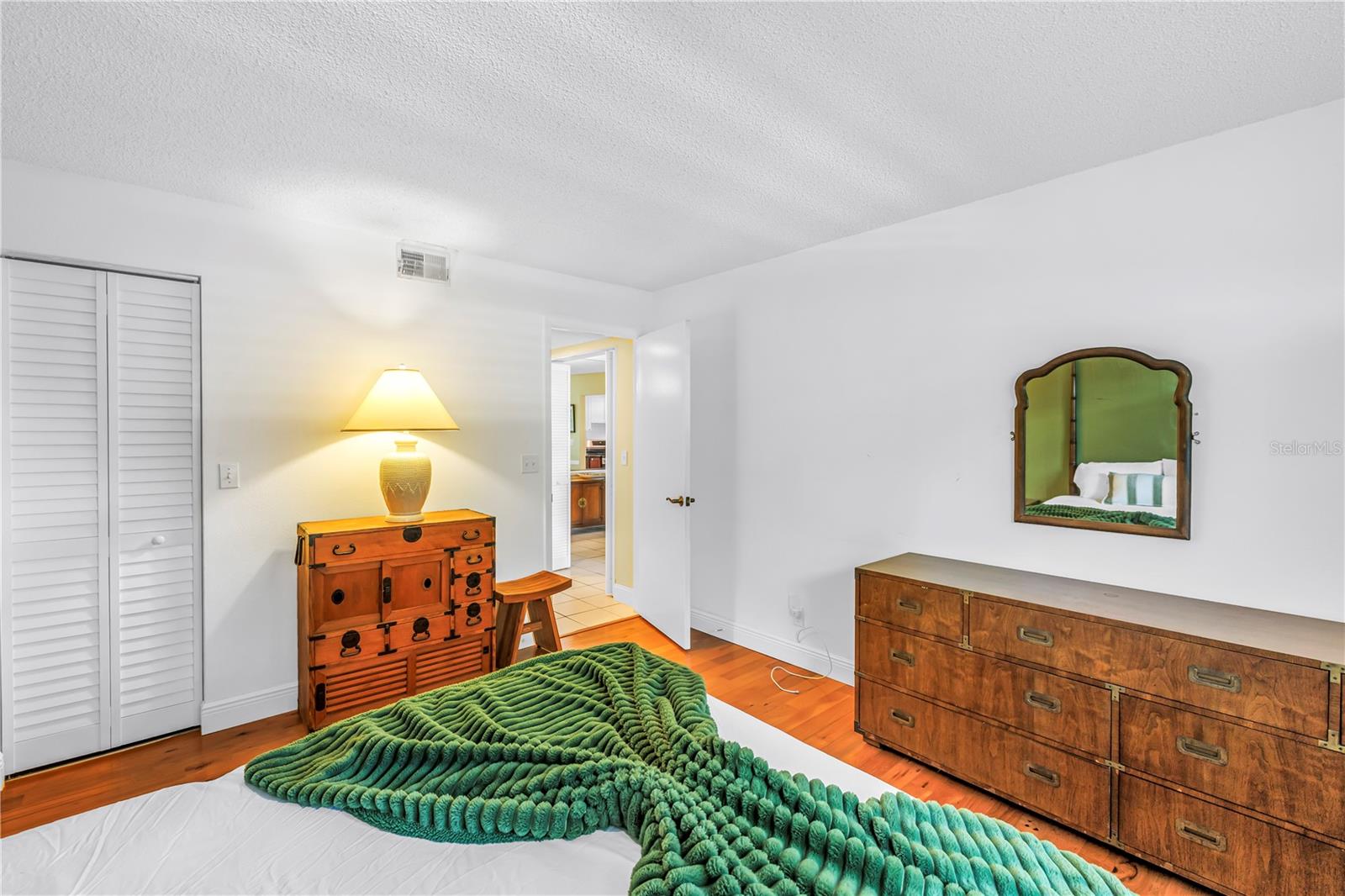 Image 18 of 30 For 5861 Calais Boulevard N 1